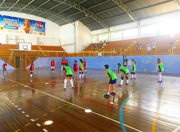 Laboratórios e áreas esportivas