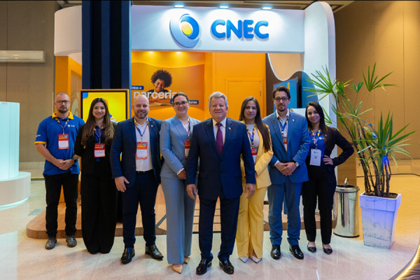 CNEC leva soluções educacionais integradas à “Marcha dos Prefeitos”