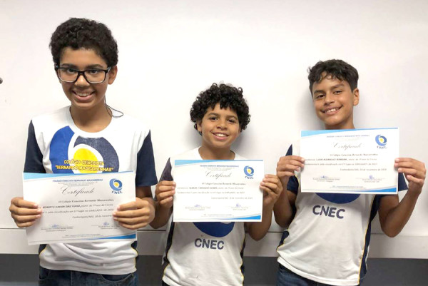 Entrega dos certificados para destaques nas avaliações de 2024