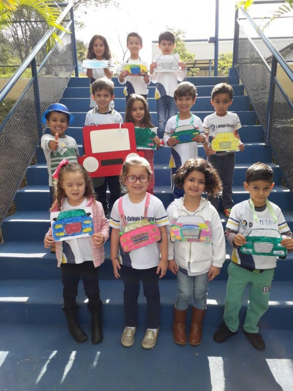 Aprendendo sobre o trânsito com 1º Período!