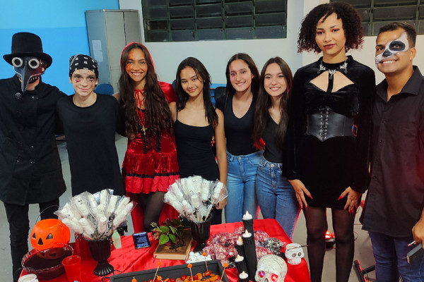 Exposições de Halloween e Dia de Los Muertos