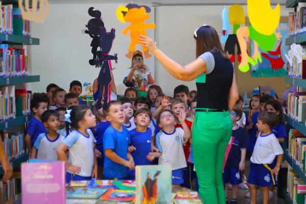 Passeio pela Biblioteca Pública Municipal de Uberaba