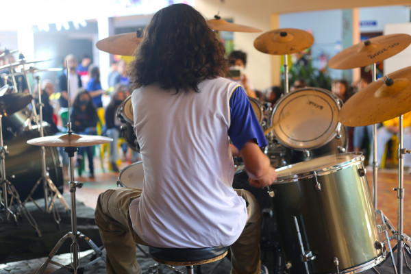 Shows com o Grupo de Percussão e Bateria do Zezão