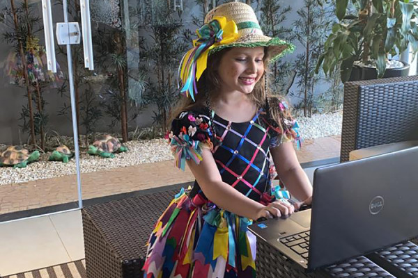 Apresentações da Festa Junina 3º dia e turmas on-line