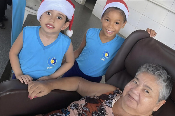 Turma do Pré II visita o Asilo Santo Antônio