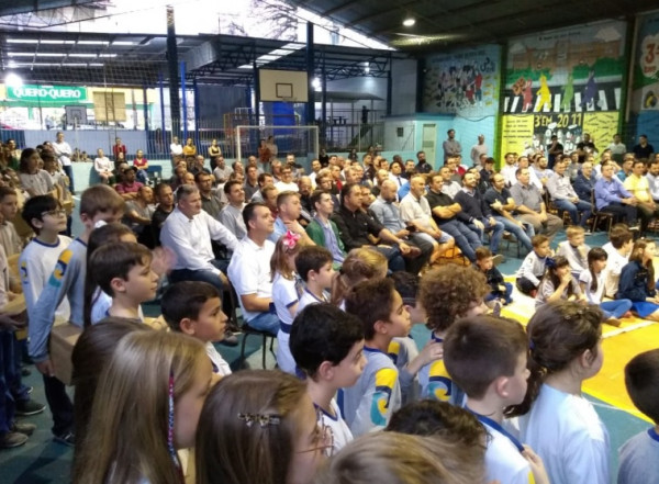 Homenagem aos Pais - CNEC Mário Quintana