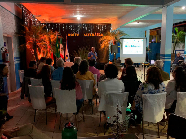 Noite Literária aproxima Escritores da Comunidade