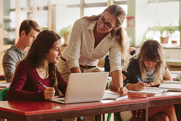 CNEC prepara reformulações para o Ensino Médio