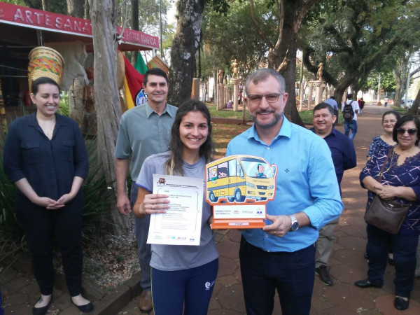 Entregue premiação do Concurso Poema nos Ônibus